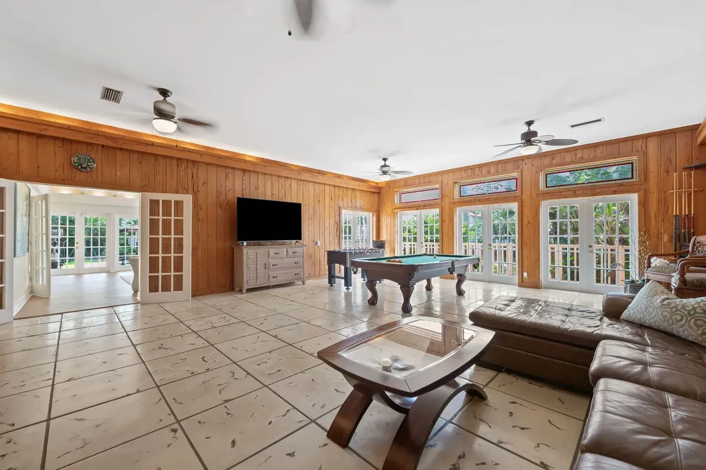 2400 Delmar Place Fort Lauderdale FL 33301