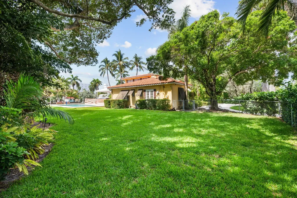 2400 Delmar Place Fort Lauderdale FL 33301