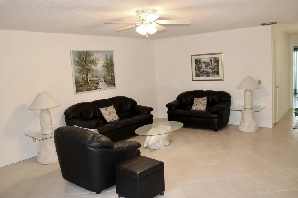 8 Lake Vista Trail Port St Lucie FL 34952
