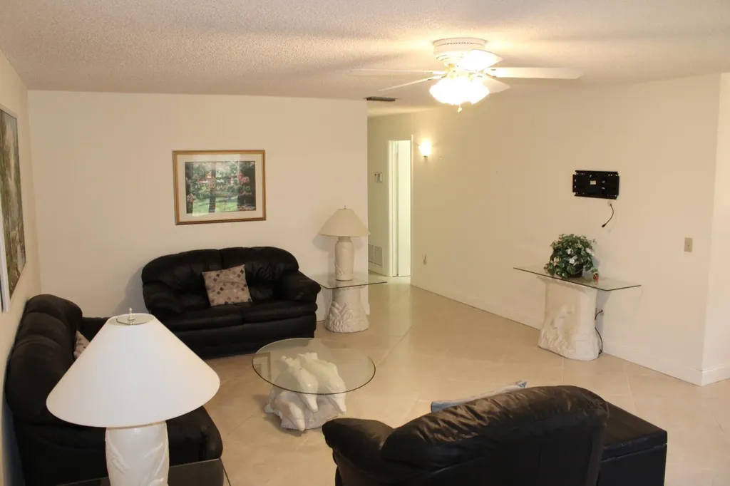 8 Lake Vista Trail Port St Lucie FL 34952