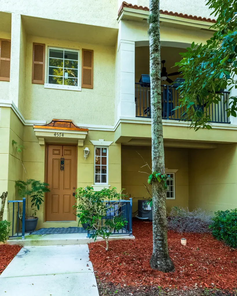 4574 Danson Way Delray Beach FL 33445