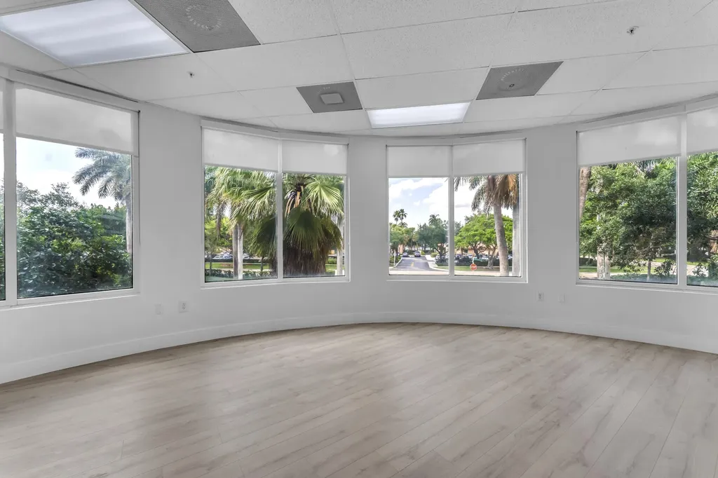 1820 N Corporate Lakes Boulevard Weston FL 33326