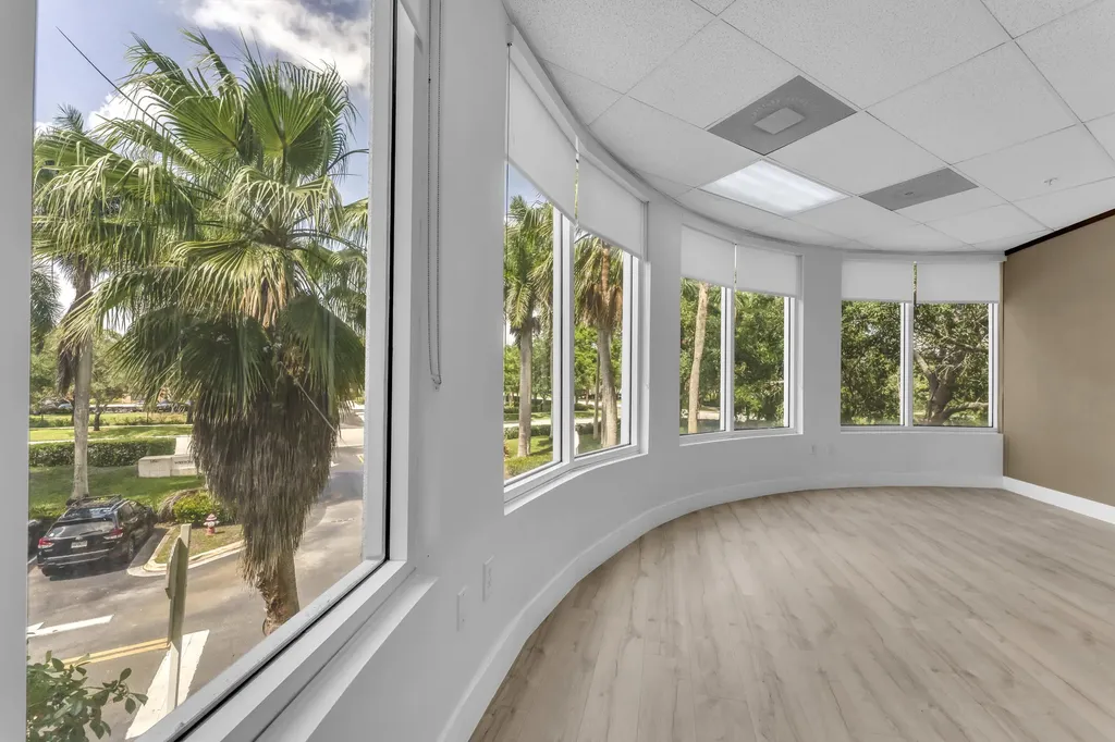1820 N Corporate Lakes Boulevard Weston FL 33326