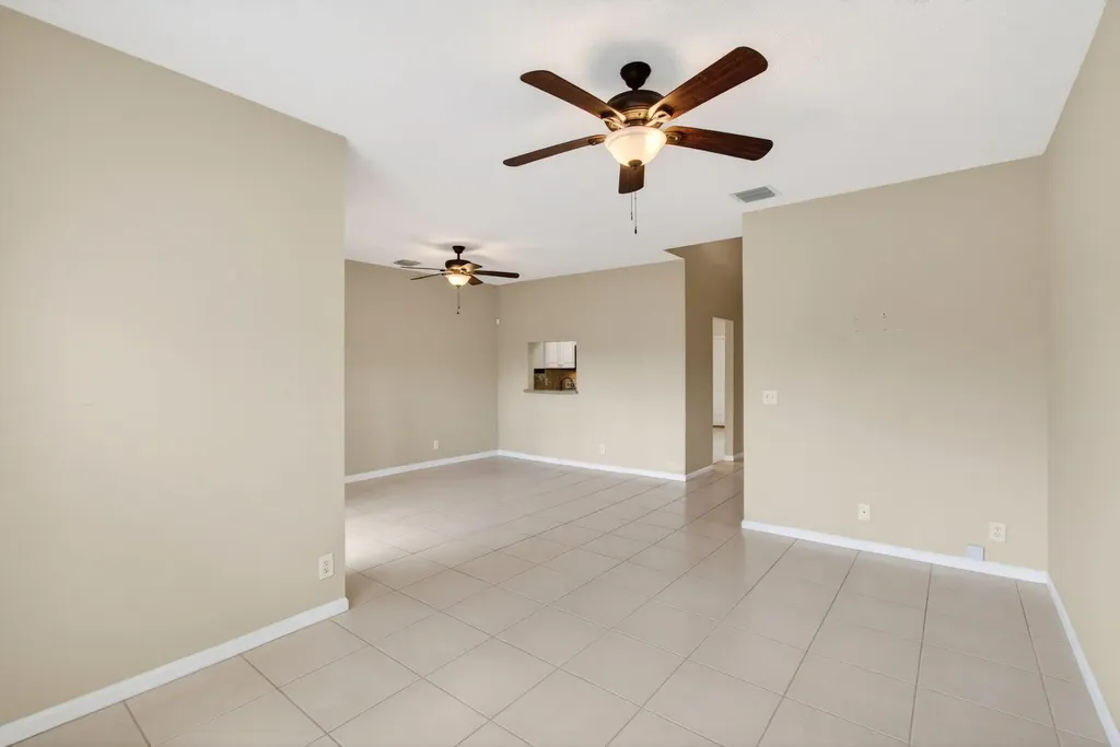 8289 Via Serena Boca Raton FL 33433