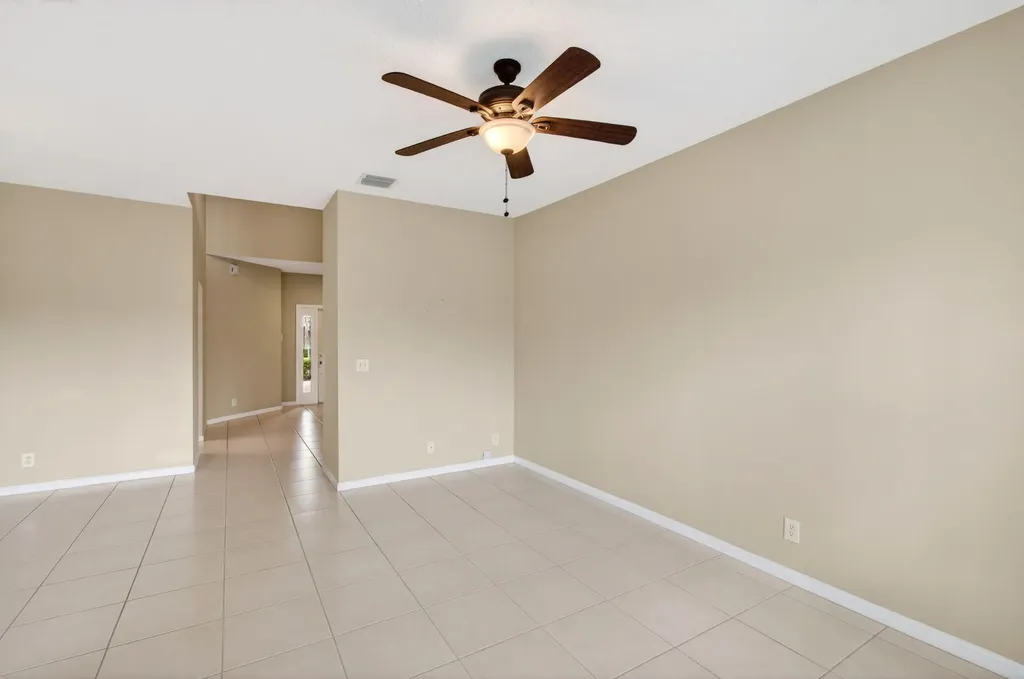 8289 Via Serena Boca Raton FL 33433