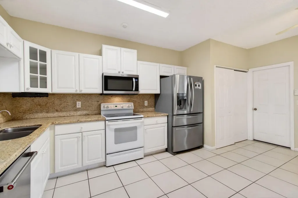 8289 Via Serena Boca Raton FL 33433