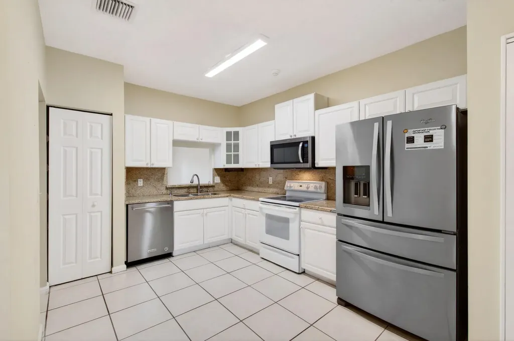 8289 Via Serena Boca Raton FL 33433