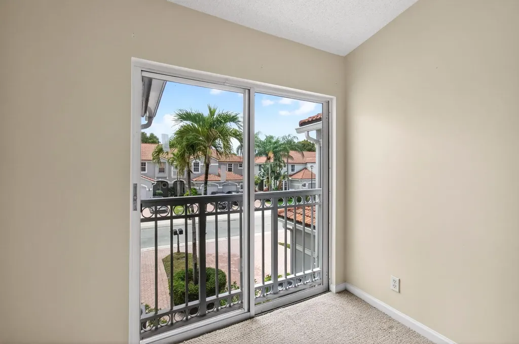8289 Via Serena Boca Raton FL 33433