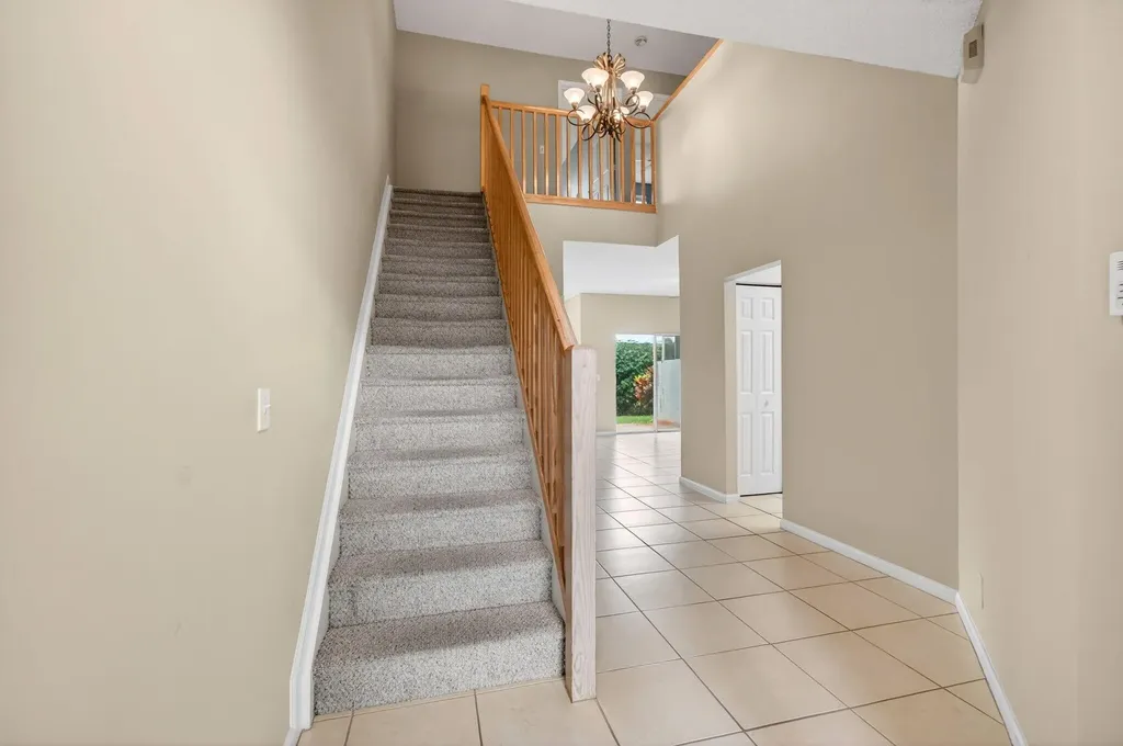 8289 Via Serena Boca Raton FL 33433