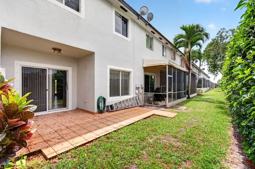 8289 Via Serena Boca Raton FL 33433