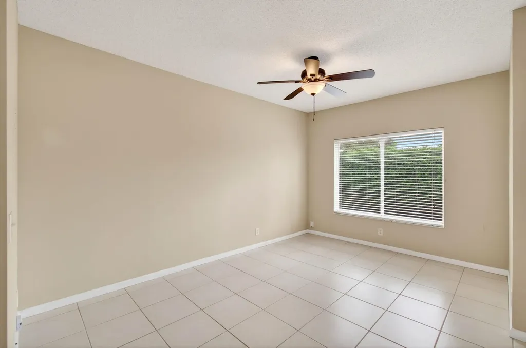 8289 Via Serena Boca Raton FL 33433