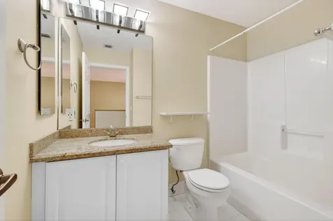 8289 Via Serena Boca Raton FL 33433