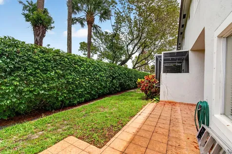 8289 Via Serena Boca Raton FL 33433