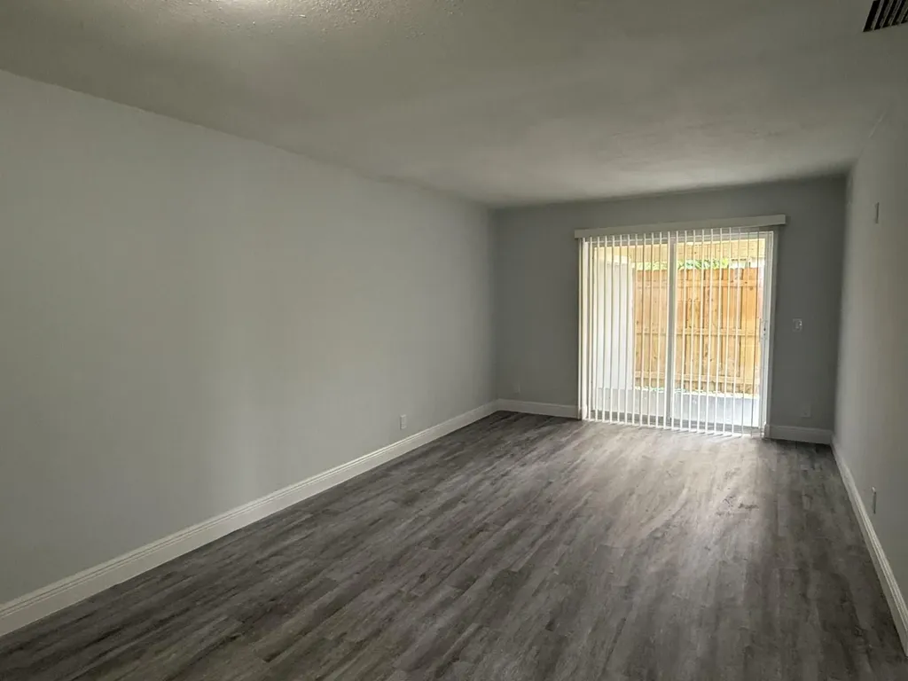 3525 Avenue J Riviera Beach FL 33404