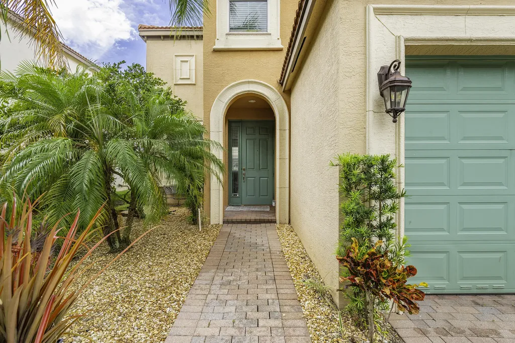 11953 SW Bennington Circle Port St Lucie FL 34987
