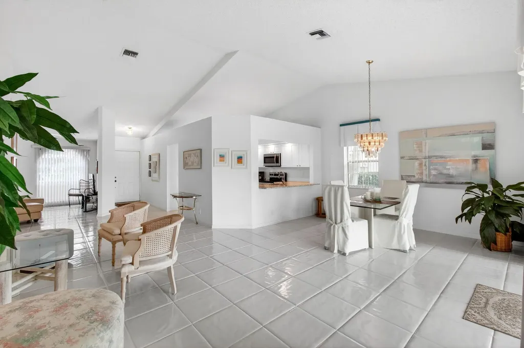 14323 Via Royale Delray Beach FL 33446