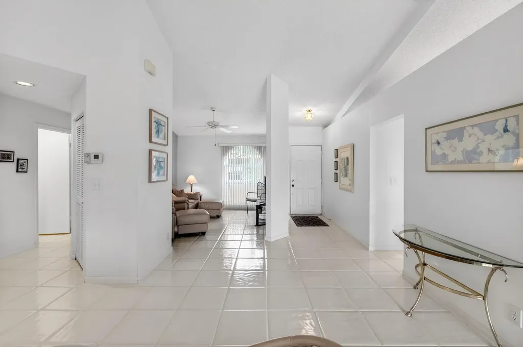 14323 Via Royale Delray Beach FL 33446