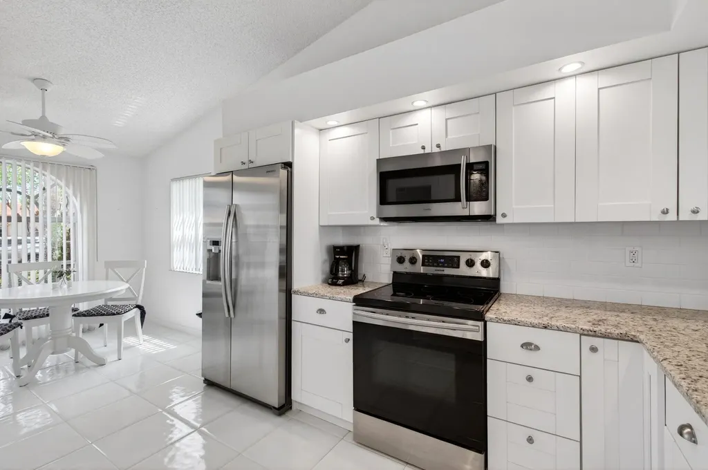 14323 Via Royale Delray Beach FL 33446