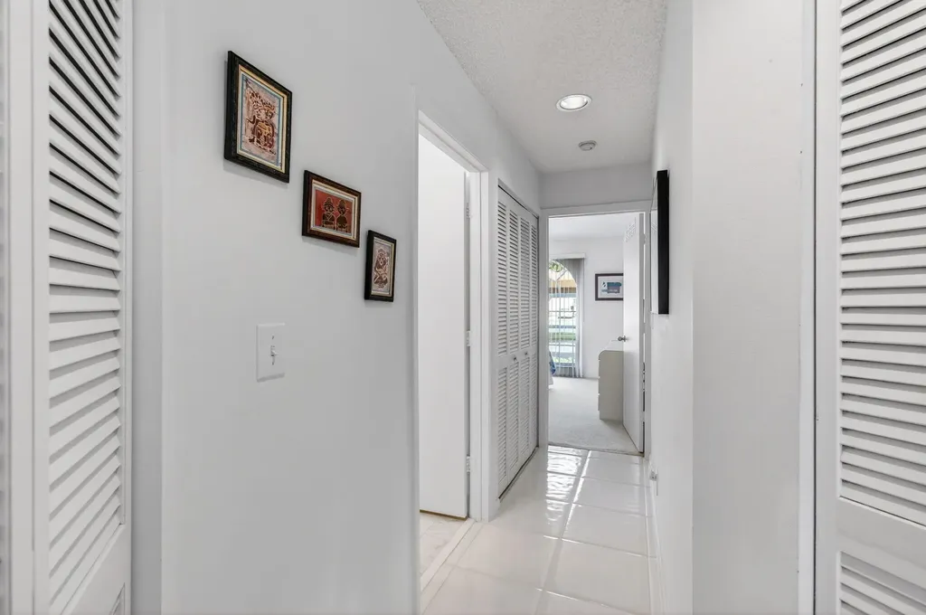 14323 Via Royale Delray Beach FL 33446