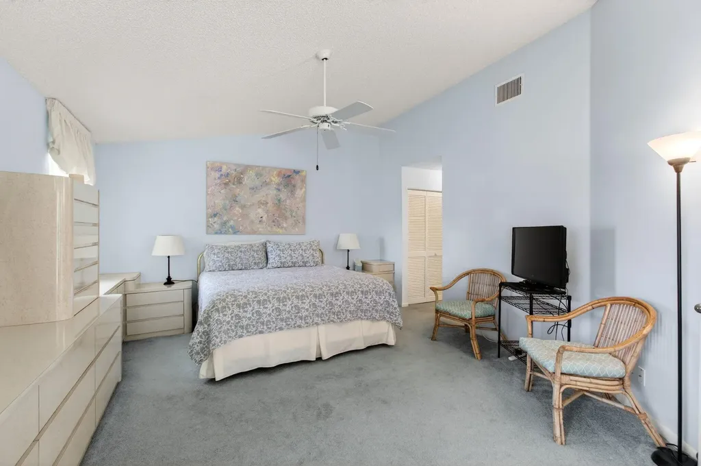 14323 Via Royale Delray Beach FL 33446