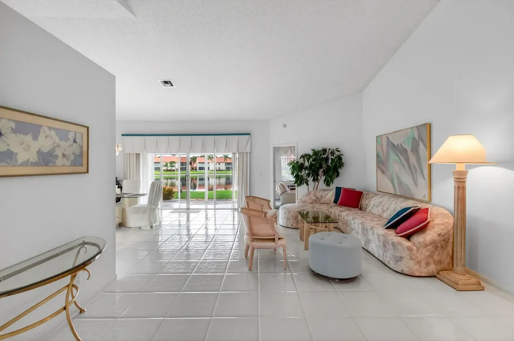 14323 Via Royale Delray Beach FL 33446
