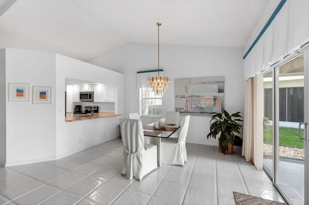 14323 Via Royale Delray Beach FL 33446
