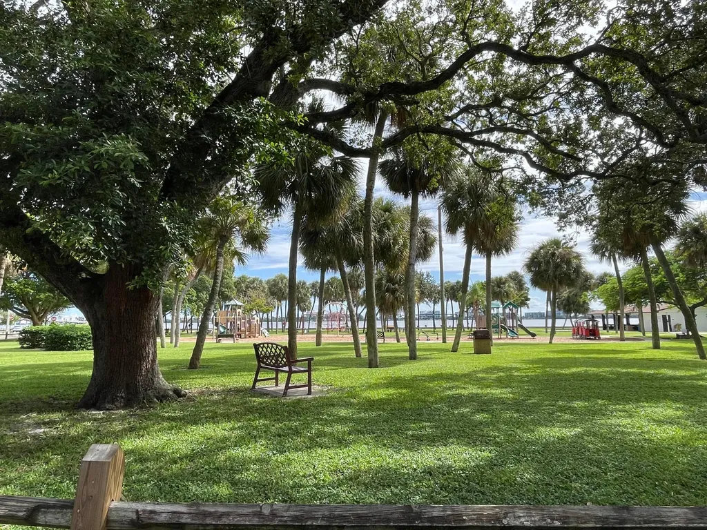 1111 N Federal Highway Lake Worth Beach FL 33460