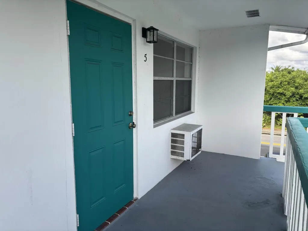 1111 N Federal Highway Lake Worth Beach FL 33460