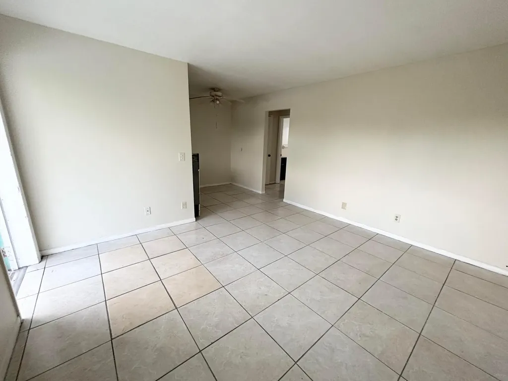 1111 N Federal Highway Lake Worth Beach FL 33460