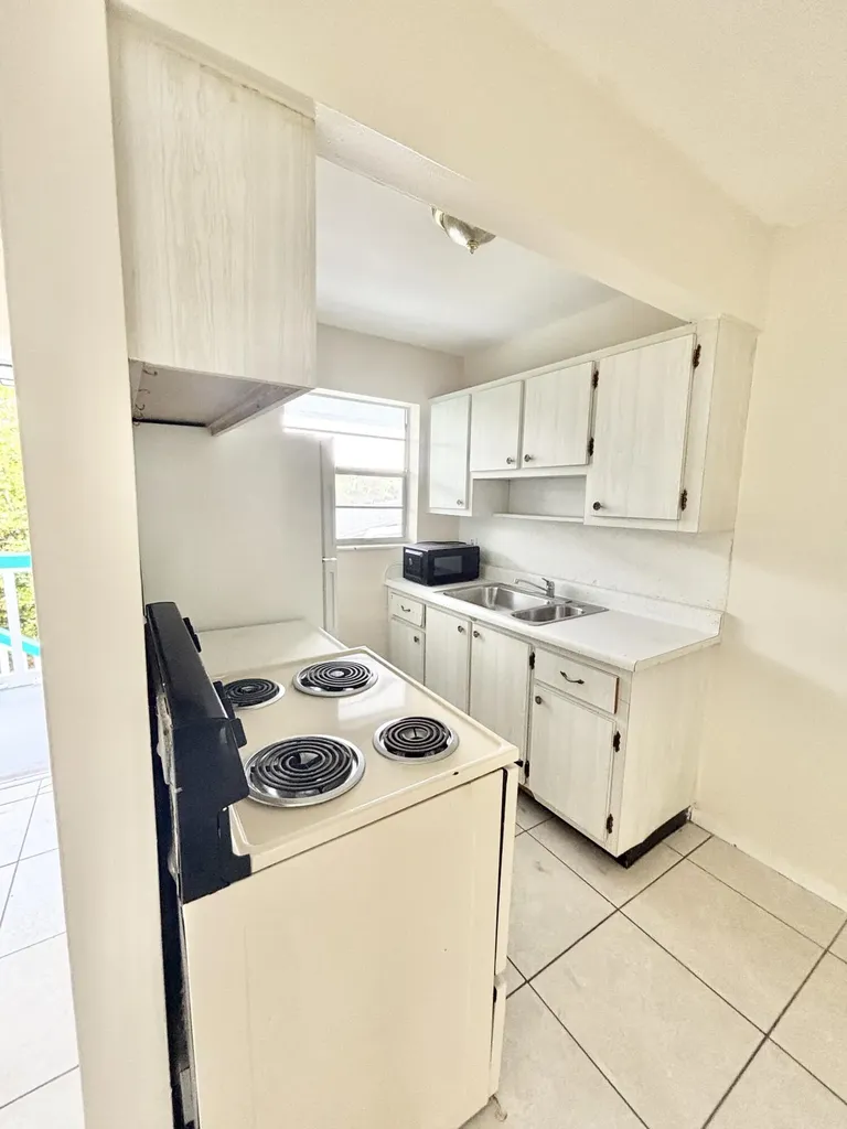 1111 N Federal Highway Lake Worth Beach FL 33460