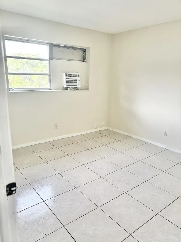 1111 N Federal Highway Lake Worth Beach FL 33460