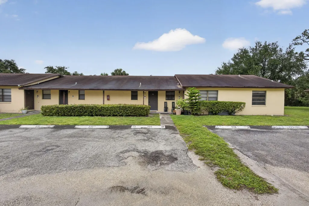 4661 Perth Road West Palm Beach FL 33415