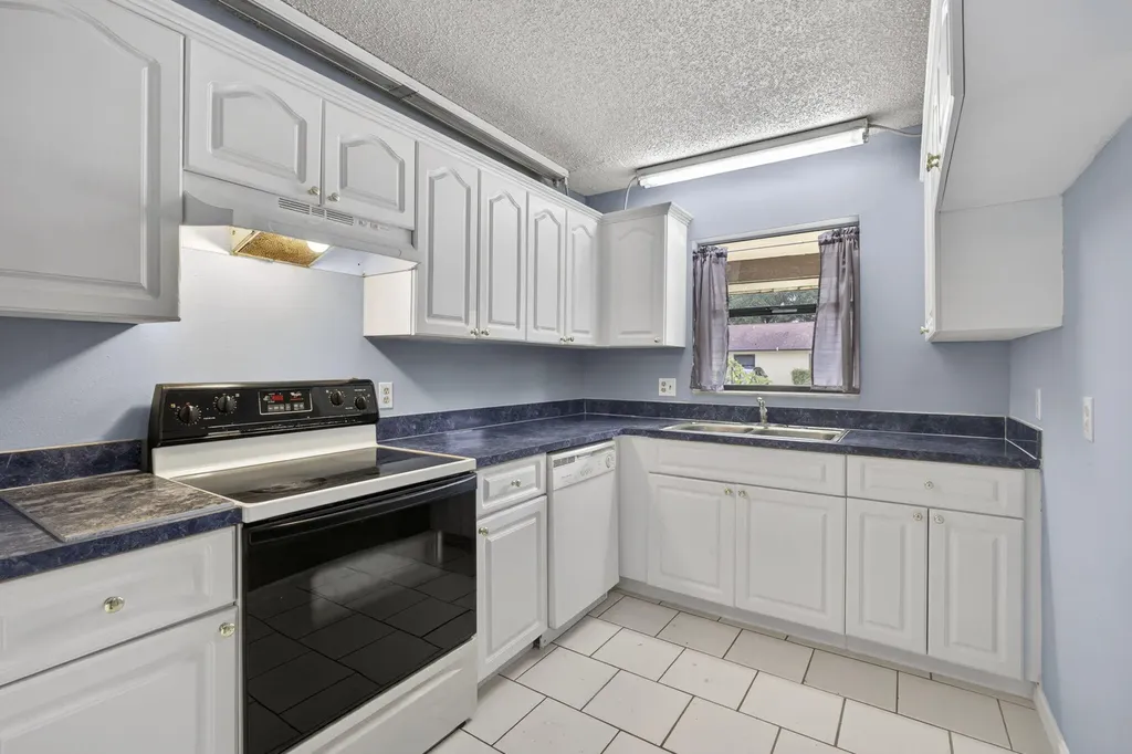 4661 Perth Road West Palm Beach FL 33415