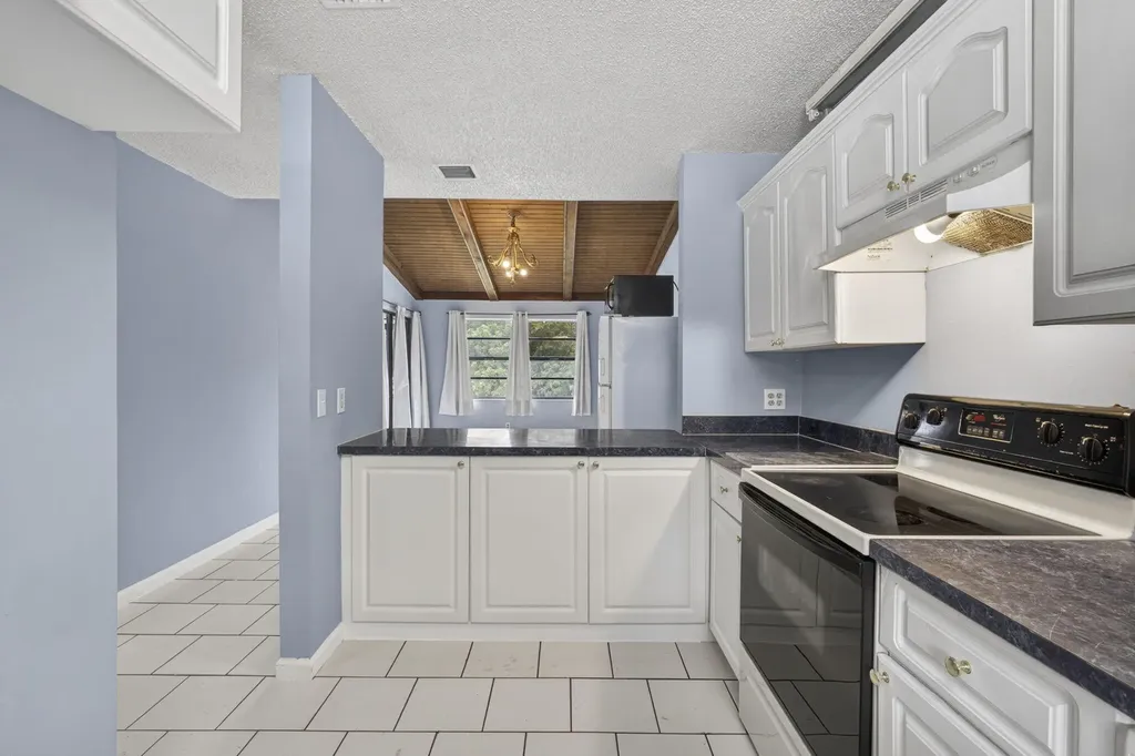 4661 Perth Road West Palm Beach FL 33415