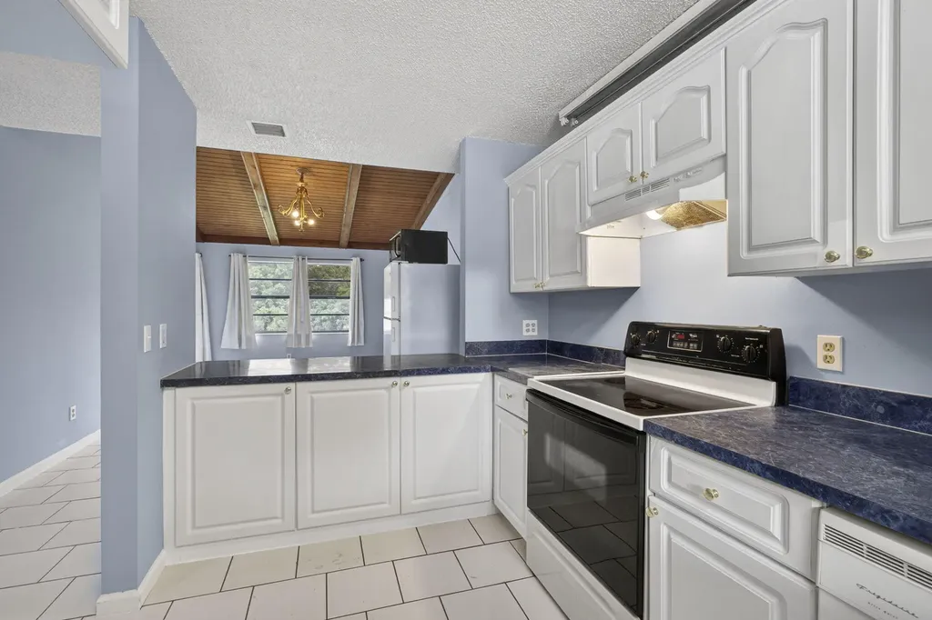 4661 Perth Road West Palm Beach FL 33415