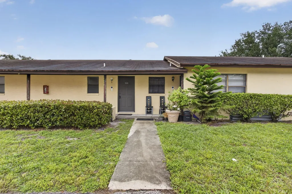 4661 Perth Road West Palm Beach FL 33415