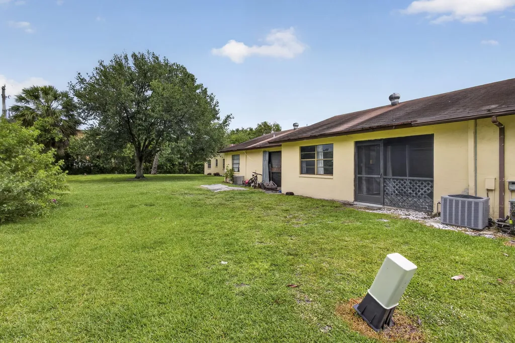 4661 Perth Road West Palm Beach FL 33415
