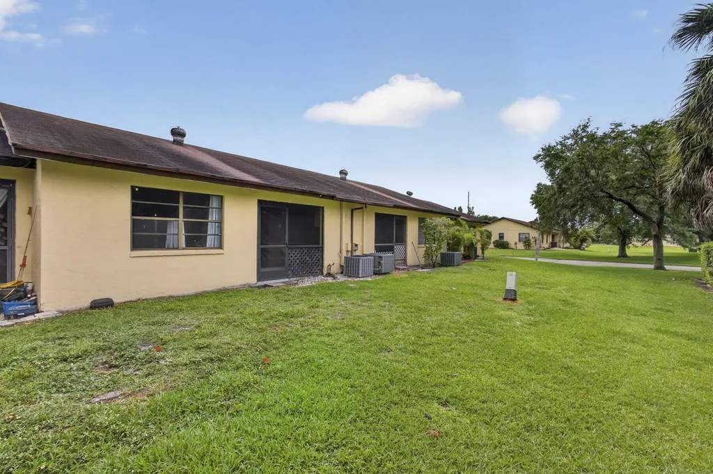 4661 Perth Road West Palm Beach FL 33415