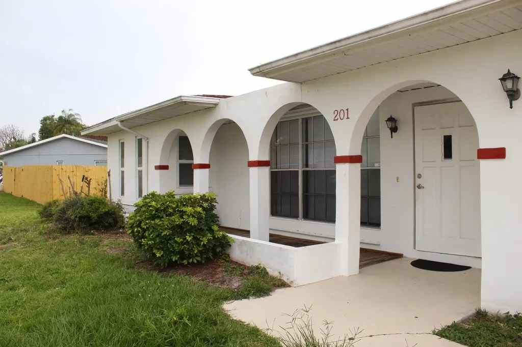 201 NE Midfield Lane Port St Lucie FL 34983