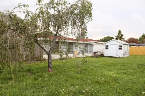201 NE Midfield Lane Port St Lucie FL 34983