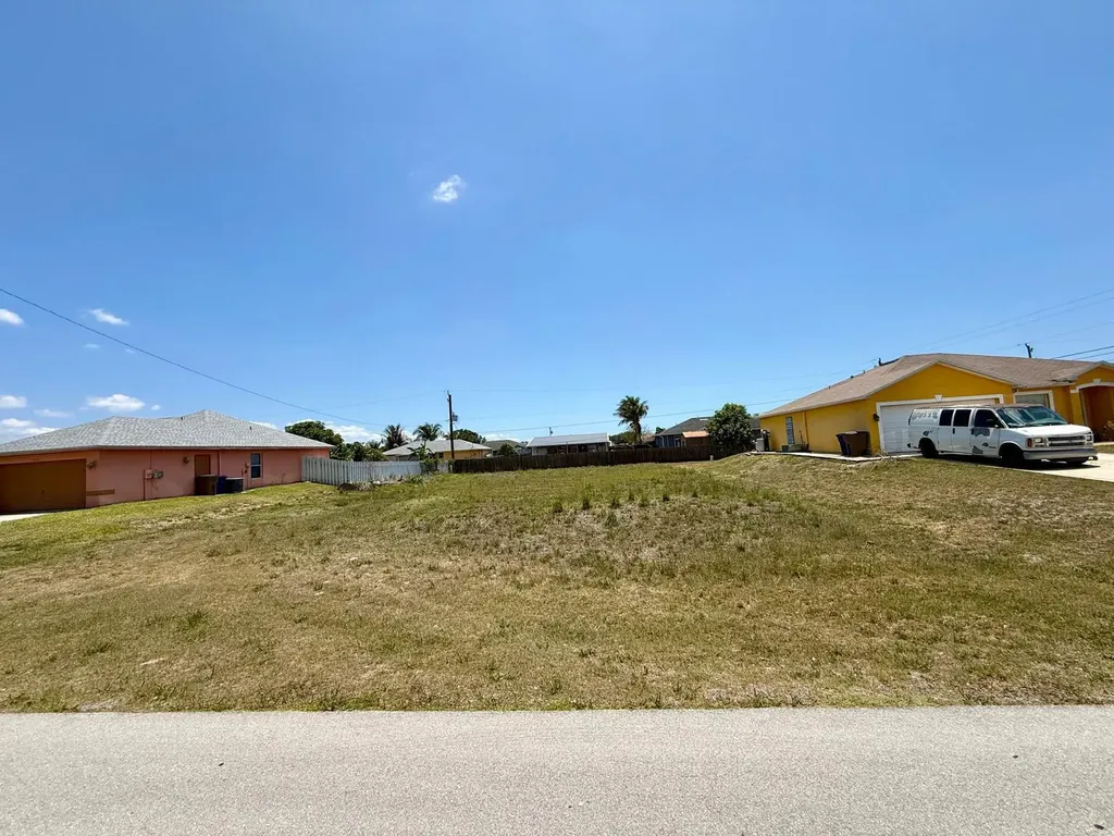 4517 7th Street W Lehigh Acres FL 33971
