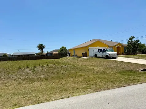 4517 7TH Street W Lehigh Acres FL 33971