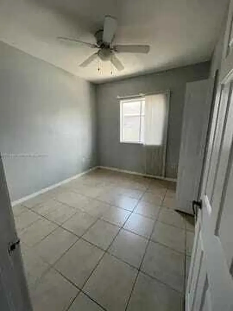 7211 NW 174th Terrace Hialeah FL 33015
