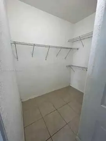 7211 NW 174th Terrace Hialeah FL 33015