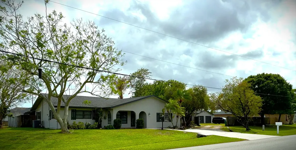 202 SW Crescent Avenue Port St Lucie FL 34984