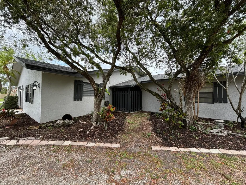 202 SW Crescent Avenue Port St Lucie FL 34984