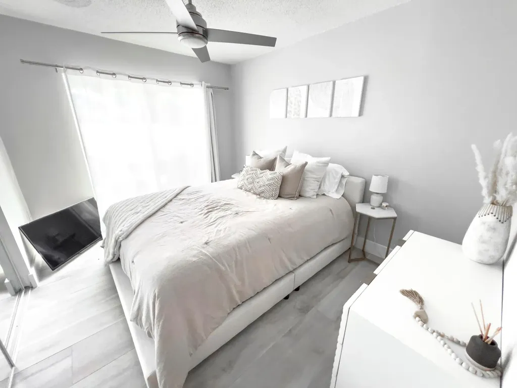 499 SW 28th Avenue Delray Beach FL 33445