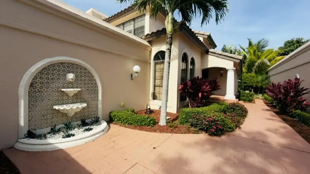 714 Deer Creek Via Genova Deerfield Beach FL 33442