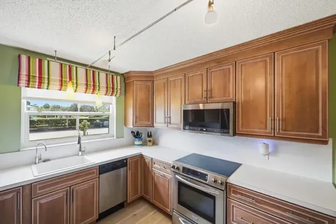 360 Grove Isle Circle Vero Beach FL 32962