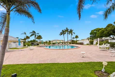 360 Grove Isle Circle Vero Beach FL 32962